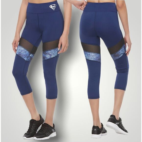 Her Universe Superman Print Mesh Inset Capris by DC Comics, Juniors' Medium - Picture 1 of 12